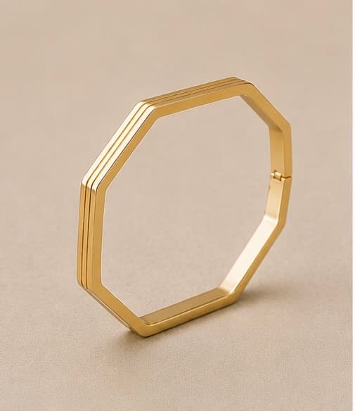 Hexagon Bangle in 18k gold plate